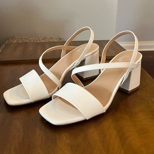 Journee Collection Lirryc 2 Sandal Heel // NWT (in box)